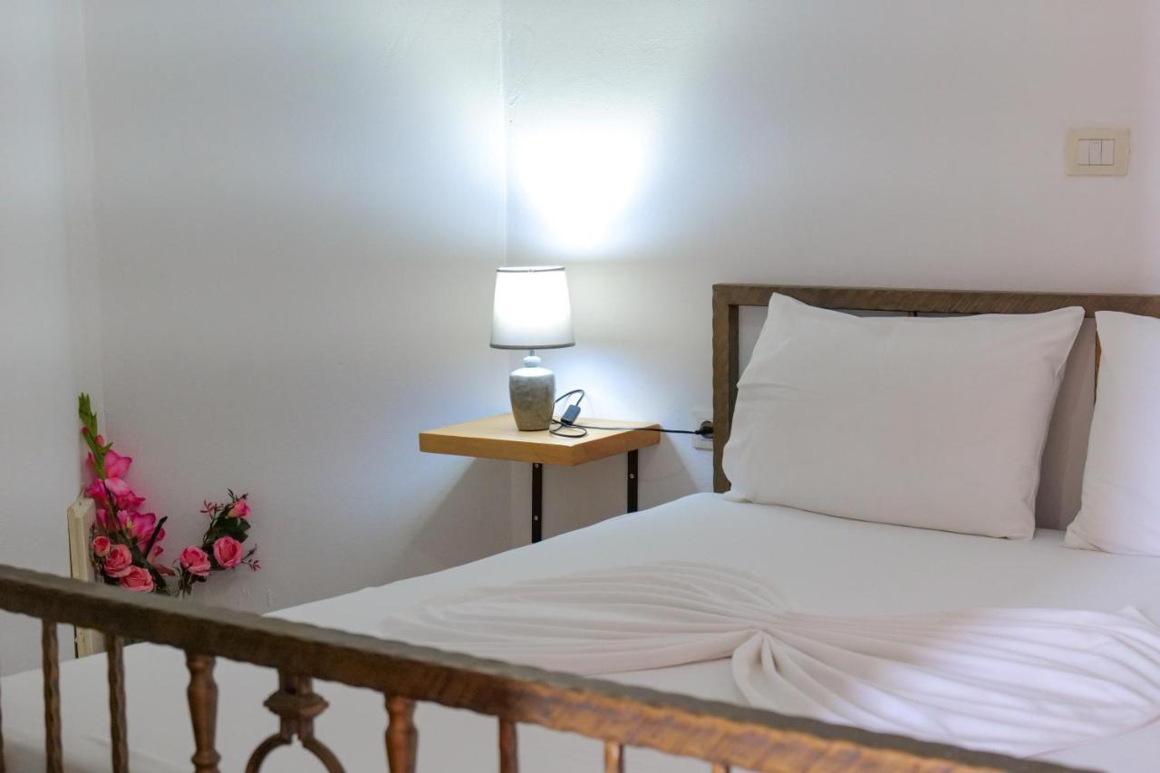 קסאמיל John'S Guesthouse מראה חיצוני תמונה